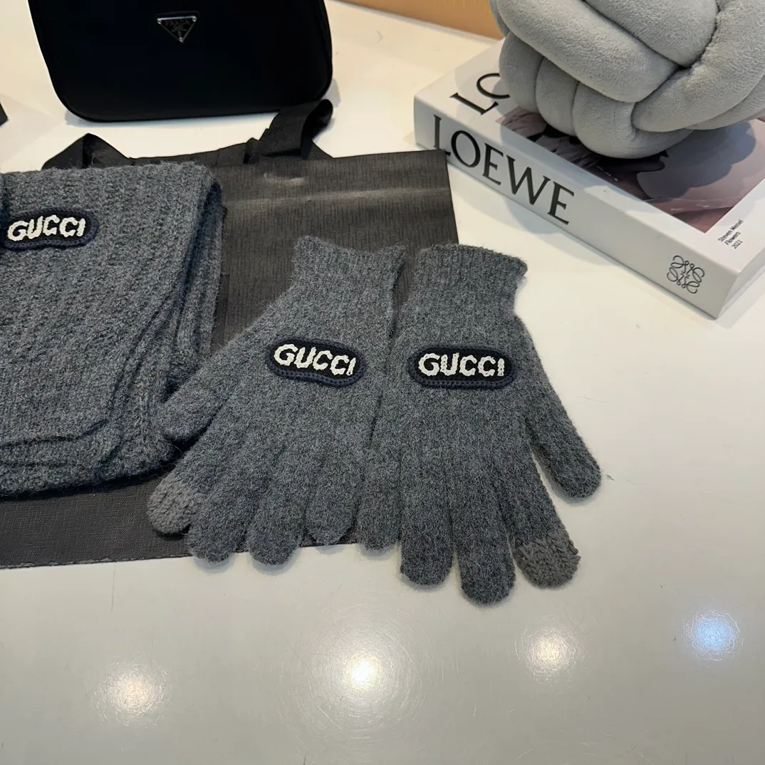 P180 Gucci Gucci three-piece set👏rabbit wool + cashmere knitted scarf and hat set, warm and fashionable, comfortable and soft texture, versatile style💑unisex, couple style