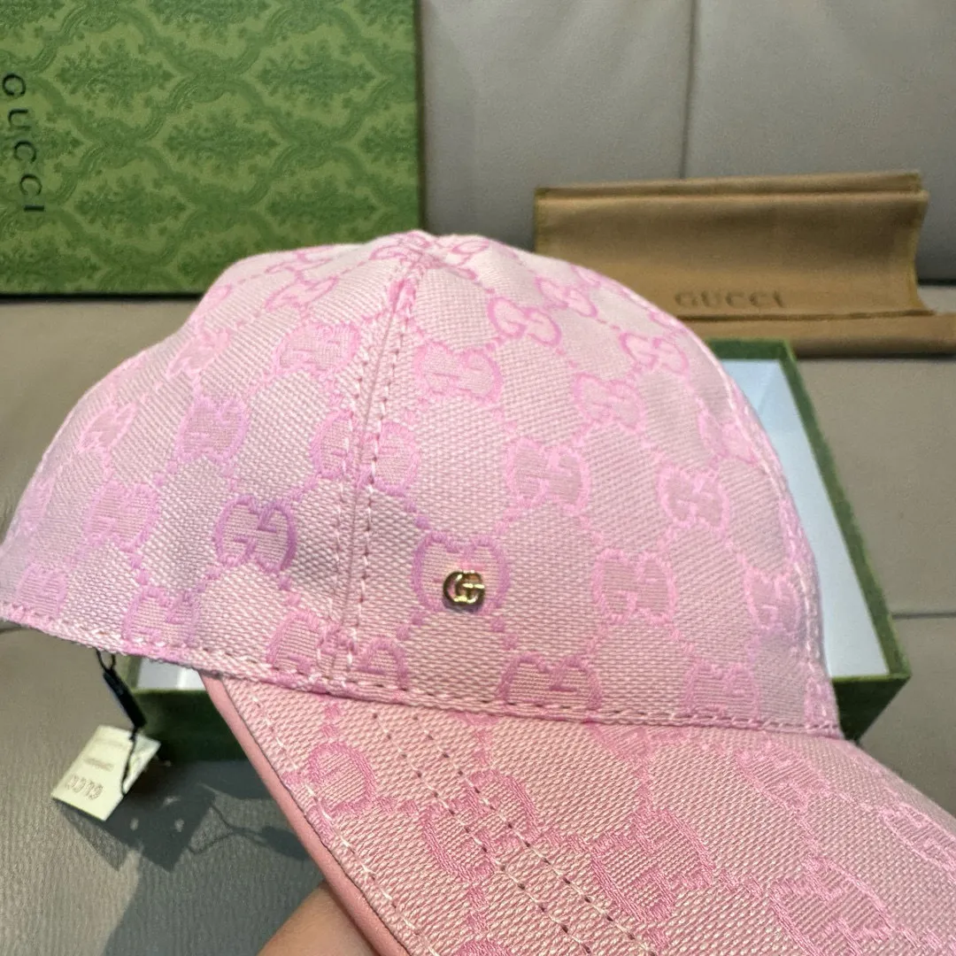 P90., Gucci (Gucci) new original baseball cap, metal small double G, the latest model at the counter, 1:1 mold customization, genuine mold hardware, original canvas fabric + first-layer cowhide, original quality! The quality is great, the basic head circumference is 56cm, and the patch is adjustable.