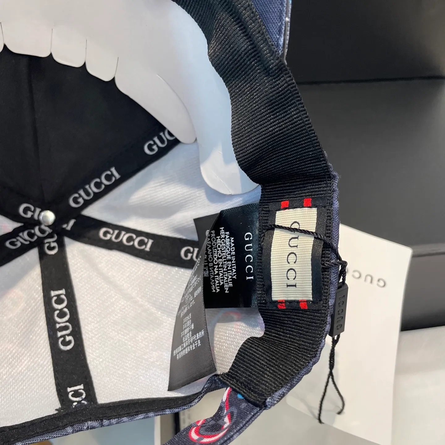 P60 Gucci new original baseball cap 🧢, exquisite and pure, stylish and stylish, cool and fashionable, out of stock at the counter, popular, great quality