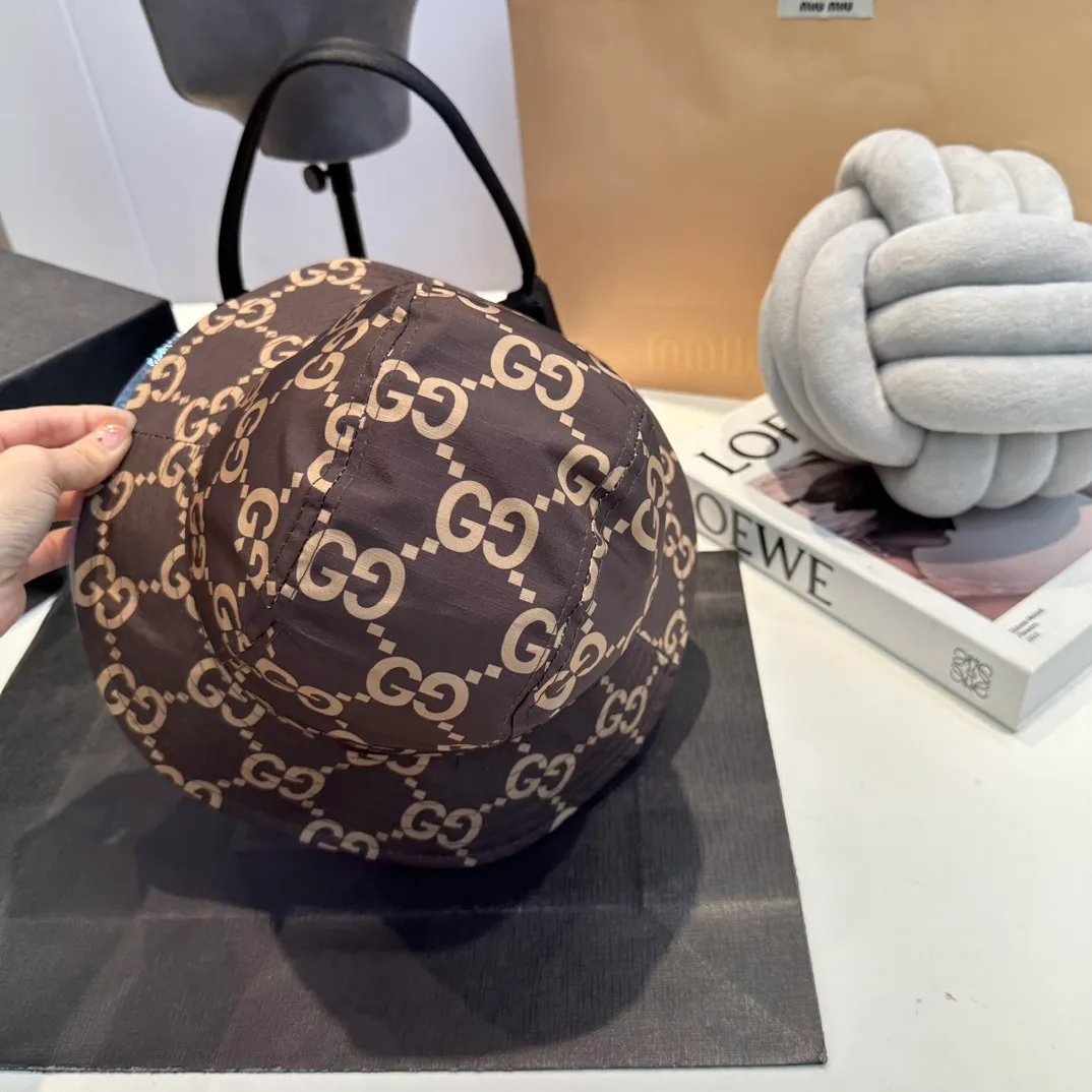 P50 GUCCI bucket hat, a new product from the official website, the original quality of the fisherman hat is very popular 🔥🎩 The craftsmanship is very exquisite, high-end and classy! Low-key luxury, easy to carry! Running volume!