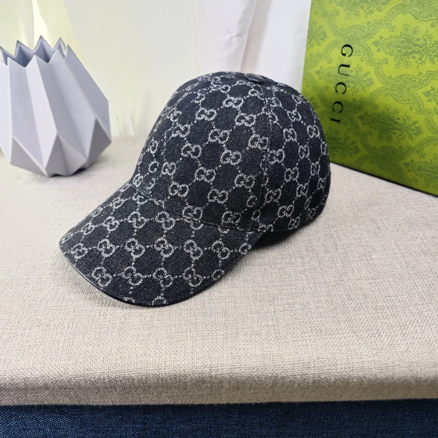 p 45 Gucci--denim Gucci high version original single pair flower baseball cap [福]