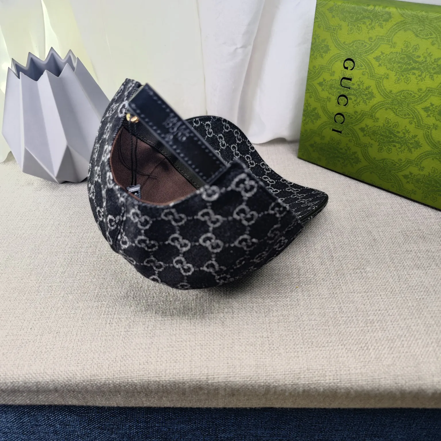 p 45 Gucci--denim Gucci high version original single pair flower baseball cap [福]