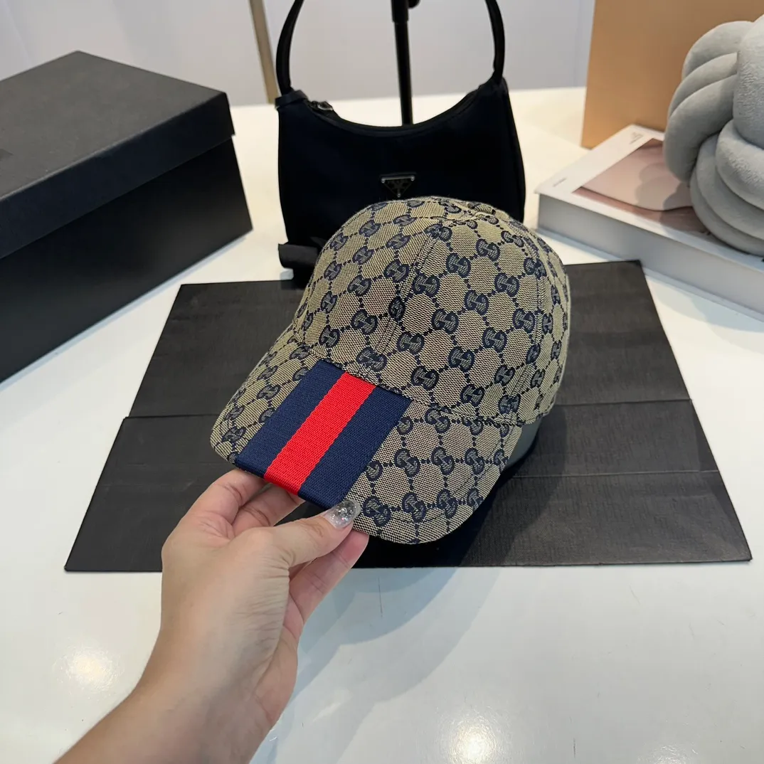 P90 Gucci (Gucci) classic original baseball cap, logo webbing counter 1:1 mold customization, the highest version, original canvas + first layer of cowhide, pure cotton lining, light and breathable! Actual shot, suitable for men and women in all seasons, basic head circumference 56cm, patches available
