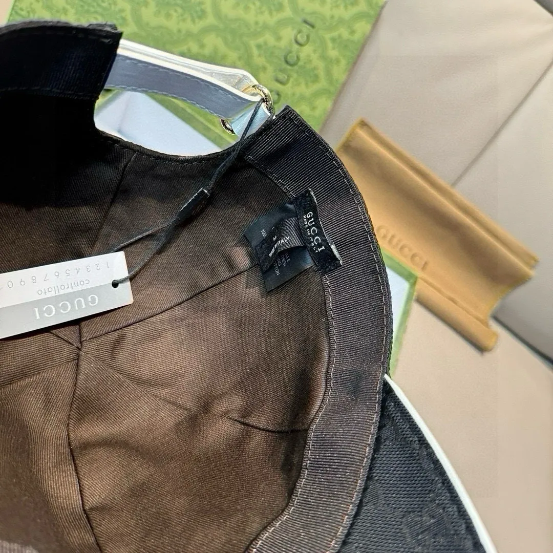p90, Gucci (Gucci) new spring and summer original baseball cap, logo webbing, 1:1 mold customization, original canvas + first-layer cowhide, popular purchasing agent, versatile style for men and women, great quality! The basic head circumference is 56cm, and the patch is adjustable.