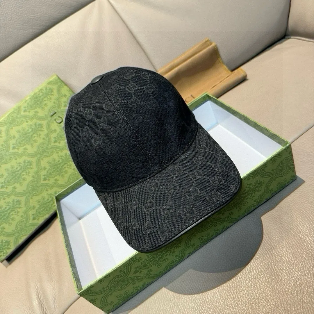 p90 ten thousand year classic model shipped!   , Gucci (Gucci) classic original baseball cap 😍😍 1:1 mold opening and customization at the counter, the highest version, original canvas fabric + first layer of cowhide, light and breathable! Photographed in real life, suitable for men and women in all seasons, basic head circumference 56cm, adjustable patches.