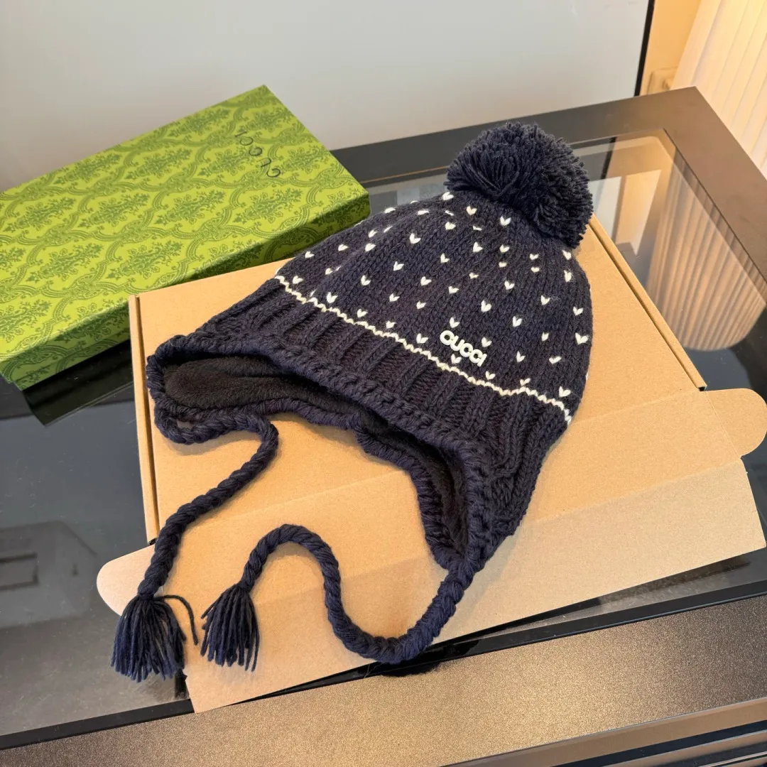 💰100¥ Gucci new knitted ear protection hat, head circumference 57cm