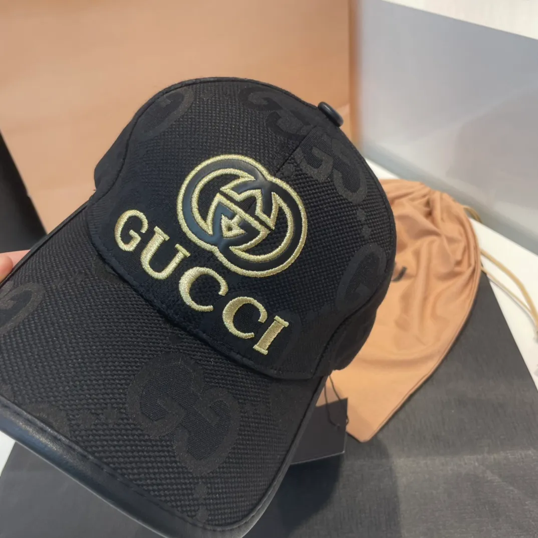 P60 GUCCI baseball cap, new product from the official website, baseball cap, original quality, very popular 🔥🎩 The craftsmanship is very exquisite, high-end and classy! Low-key luxury, easy to carry! Running volume!