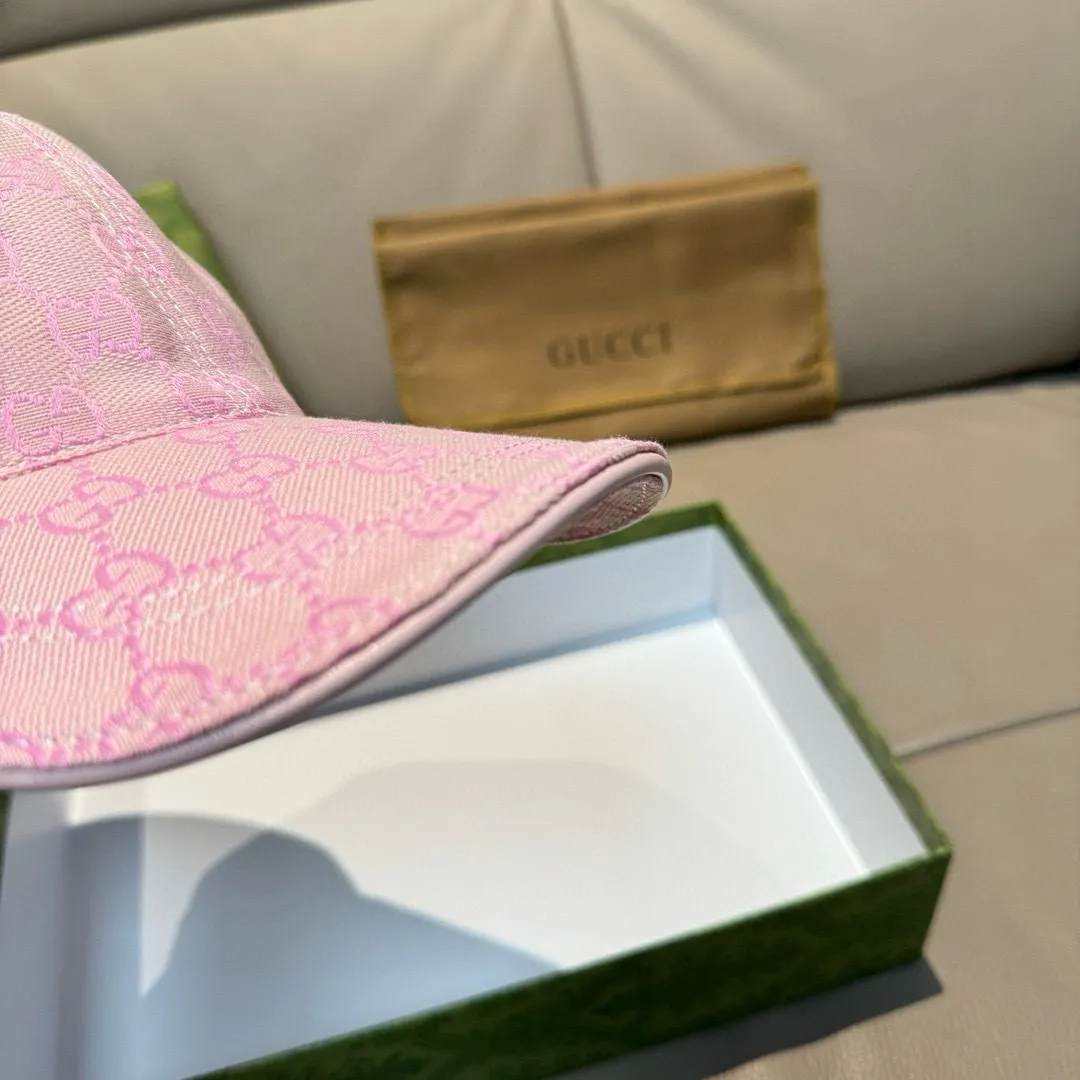 p90 ten thousand year classic model shipped!   , Gucci (Gucci) classic original baseball cap😍😍Little Bee, 1:1 mold opening and customization at the counter, the highest version, original canvas fabric + first layer of cowhide, pure cotton lining, light and breathable! Photographed in real life, suitable for men and women in all seasons, basic head circumference 56cm, adjustable patches.