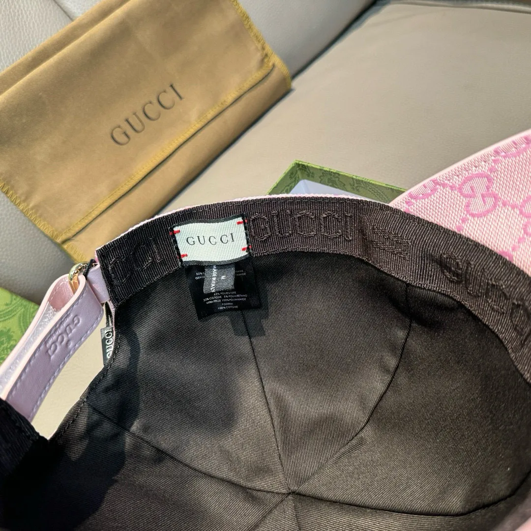 p90 ten thousand year classic model shipped!   , Gucci (Gucci) classic original baseball cap😍😍Little Bee, 1:1 mold opening and customization at the counter, the highest version, original canvas fabric + first layer of cowhide, pure cotton lining, light and breathable! Photographed in real life, suitable for men and women in all seasons, basic head circumference 56cm, adjustable patches.