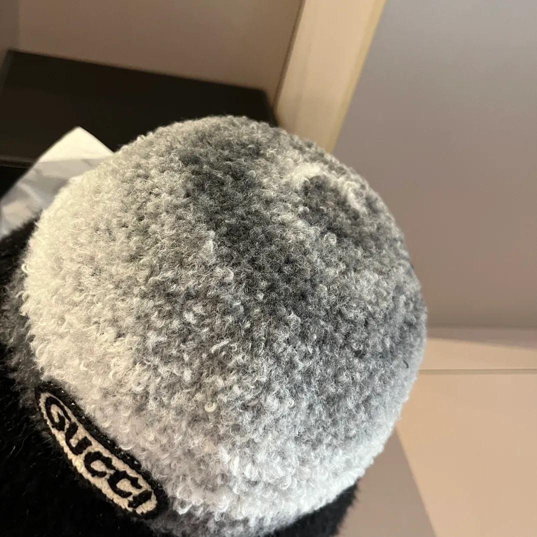 💰100¥ Gucci new sherpa bucket hat, gradient color, head circumference 57cm
