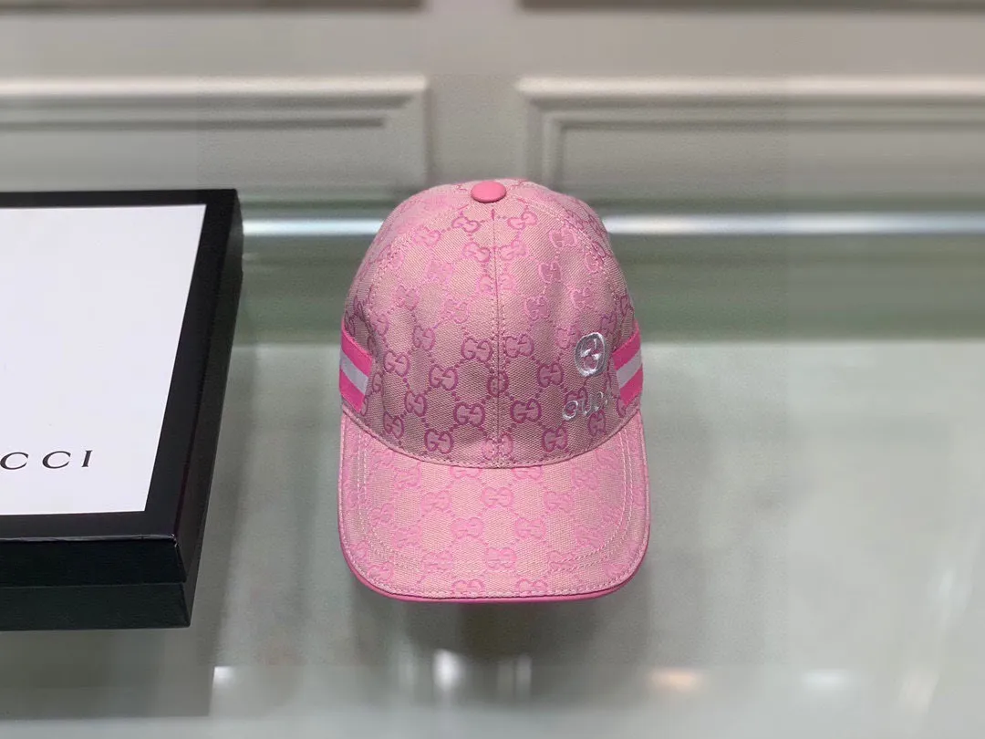 🉐️900,000-year-old classic model shipped!  , Gucci (Gucci) classic original baseball cap😍😍gucci small embroidery, 1:1 mold opening and customization at the counter, the highest version, original canvas fabric + first layer of cowhide, pure cotton lining, light and breathable! Photographed in real life, suitable for men and women in all seasons, basic head circumference 56cm, adjustable patches.