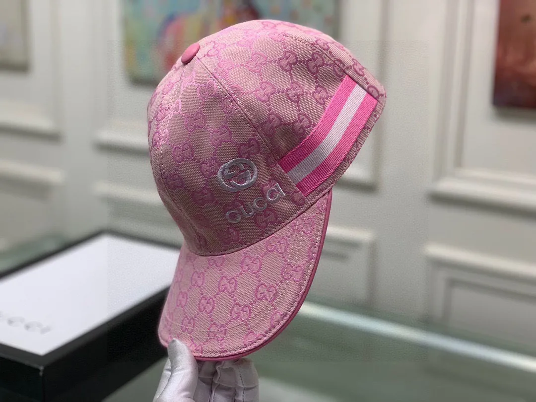 🉐️900,000-year-old classic model shipped!  , Gucci (Gucci) classic original baseball cap😍😍gucci small embroidery, 1:1 mold opening and customization at the counter, the highest version, original canvas fabric + first layer of cowhide, pure cotton lining, light and breathable! Photographed in real life, suitable for men and women in all seasons, basic head circumference 56cm, adjustable patches.