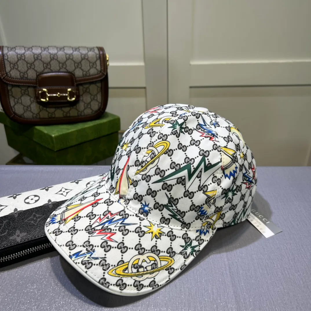 p80💰10,000-year-old classic model is shipped! Gucci (Gucci) classic original baseball cap 😍😍Customized at the 1:1 counter mold, the highest version, original canvas + first layer of cowhide, pure cotton lining, light and breathable! Photographed in real life, suitable for men and women in all seasons, basic head circumference 56cm, adjustable patches.