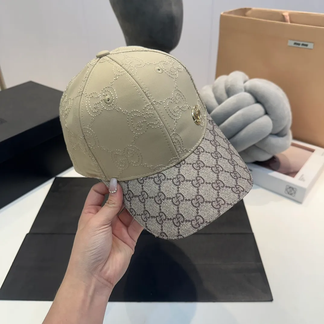 P56 New model shipped from the official website Gucci's latest original baseball cap, large double G, customized at the counter with 1:1 mold opening, light and breathable! Basic head circumference 56, adjustable patch