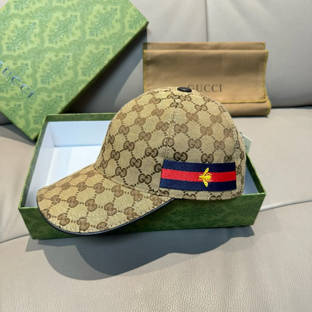 p90 ten thousand year classic model shipped!   , Gucci (Gucci) classic original baseball cap, bee webbing, 1:1 mold opening and customization at the counter, the highest version, original canvas + first-layer cowhide, pure cotton lining, light and breathable! Photographed in real life, suitable for men and women in all seasons, basic head circumference 56cm, adjustable patches.