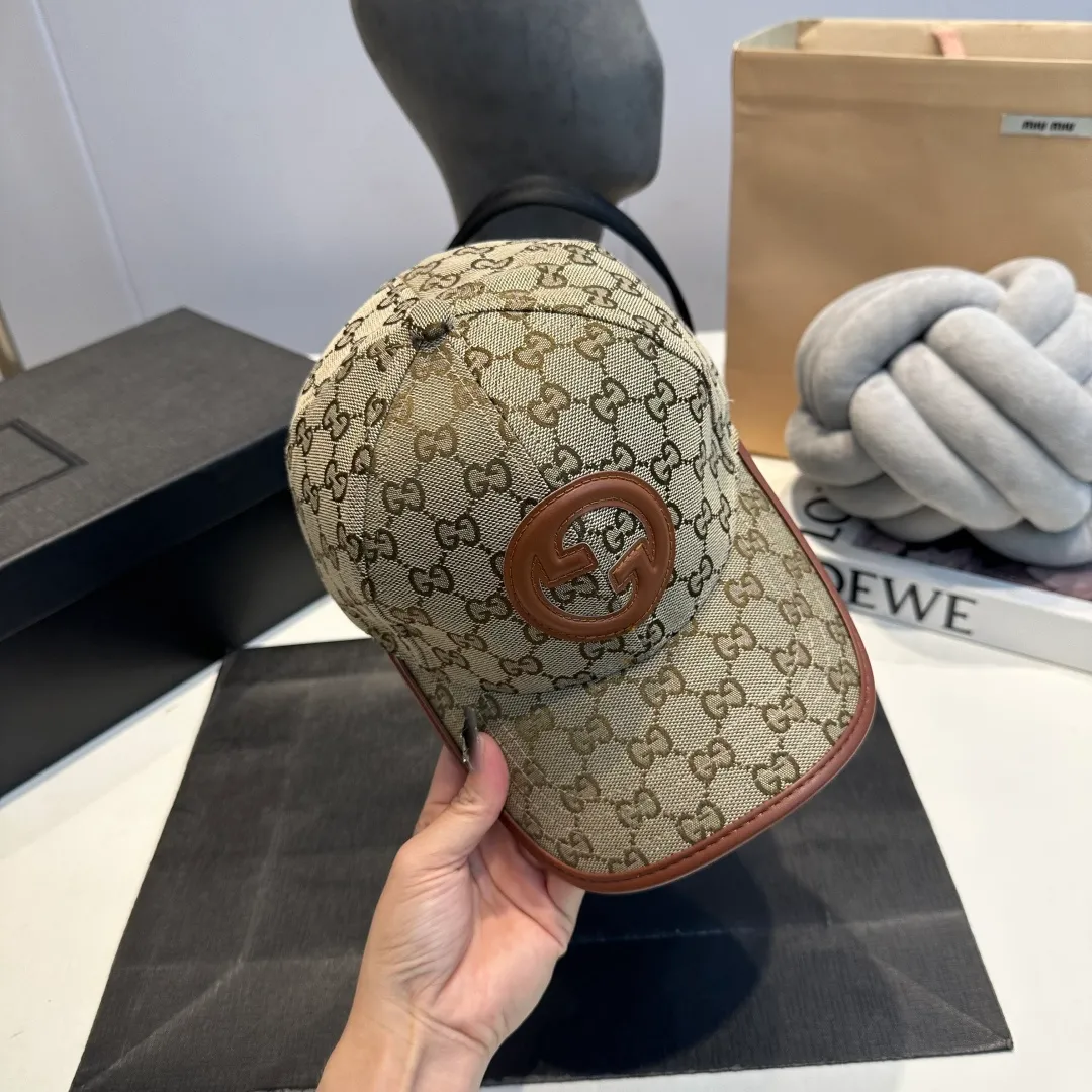 P56 GUCCI 2025 new baseball cap at the counter, very trendy! Casual and sports style, classic production, super easy to match with clothes