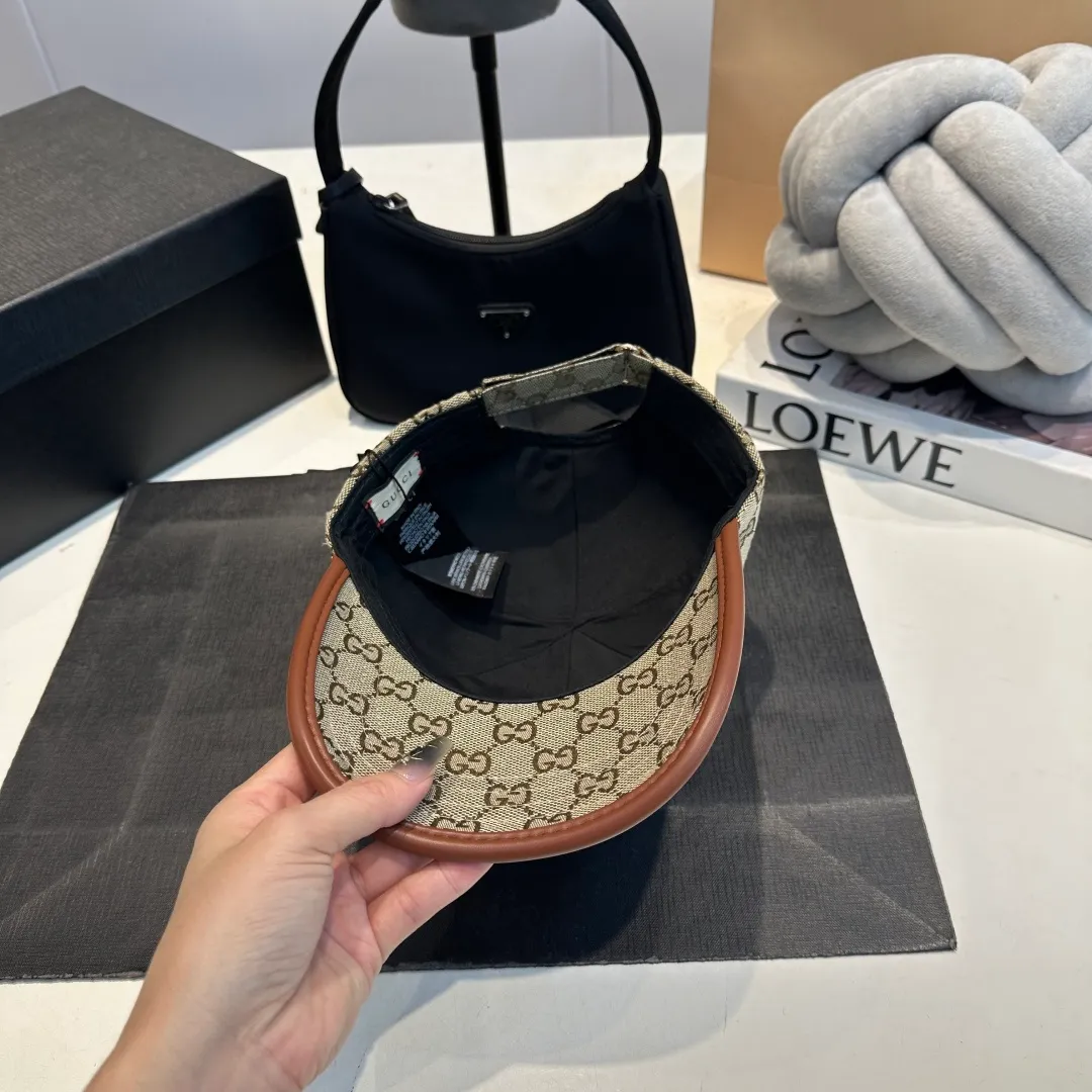 P56 GUCCI 2025 new baseball cap at the counter, very trendy! Casual and sports style, classic production, super easy to match with clothes
