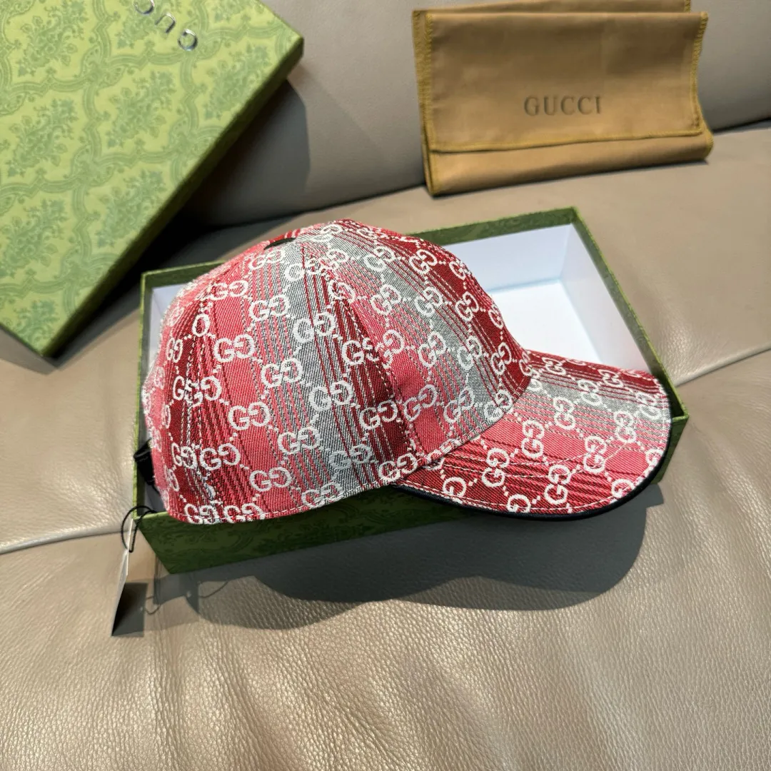 p90, Gucci (Gucci) new original baseball cap, gradient candy double G, 1:1 mold opening and customization at the counter! Original denim fabric + first-layer cowhide, light and breathable! Actual photo, suitable for men and women, basic head circumference 56cm, adjustable patch.