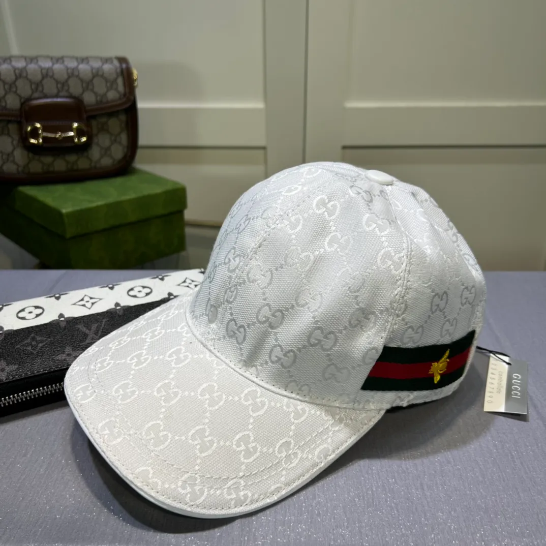 P80💰New model has arrived! Gucci (Gucci) new original baseball cap, the latest model at the counter, 1:1 mold customization, genuine mold, original canvas + first layer of cowhide, original quality! The quality is great, the basic head circumference is 56cm, and the patch is adjustable.