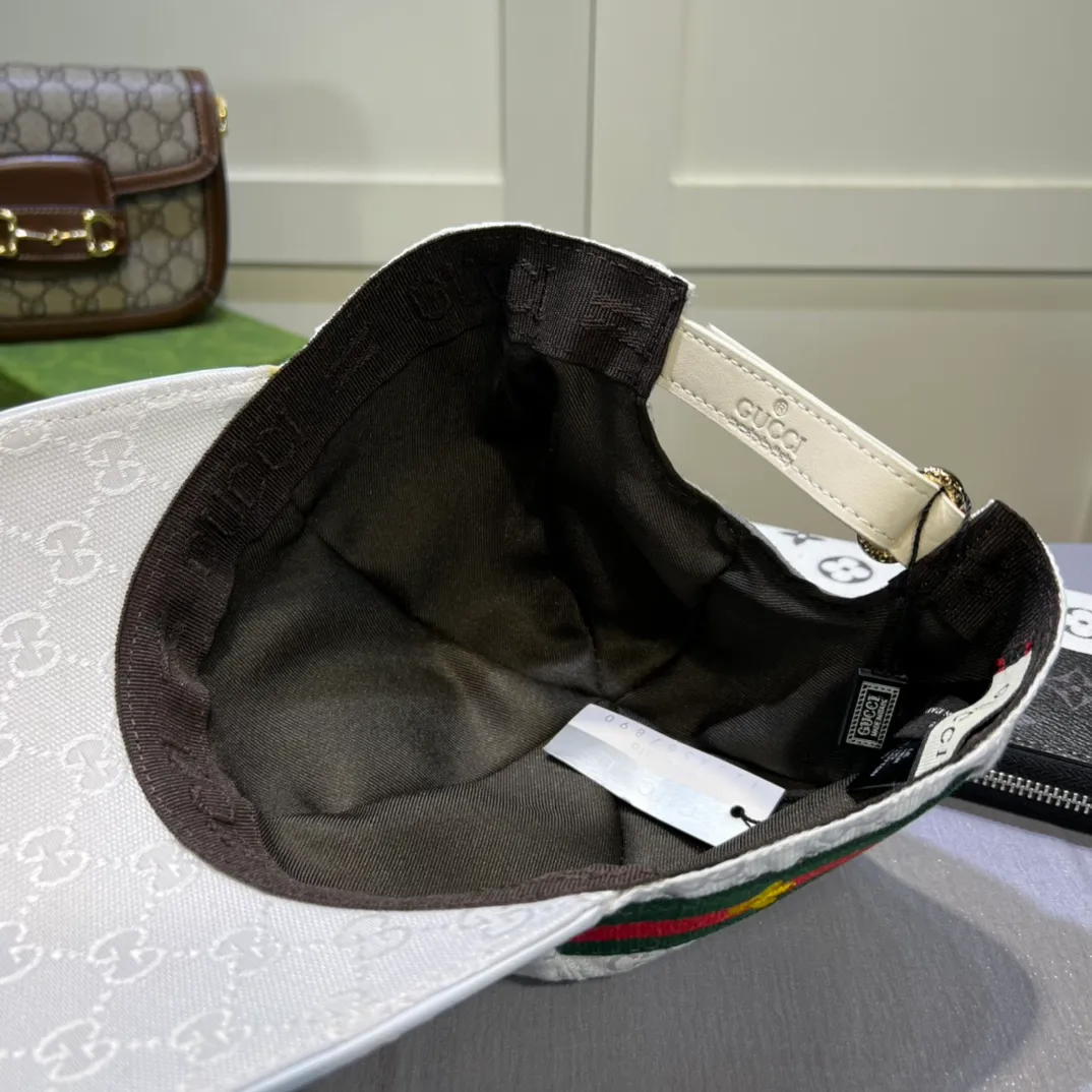 P80💰New model has arrived! Gucci (Gucci) new original baseball cap, the latest model at the counter, 1:1 mold customization, genuine mold, original canvas + first layer of cowhide, original quality! The quality is great, the basic head circumference is 56cm, and the patch is adjustable.
