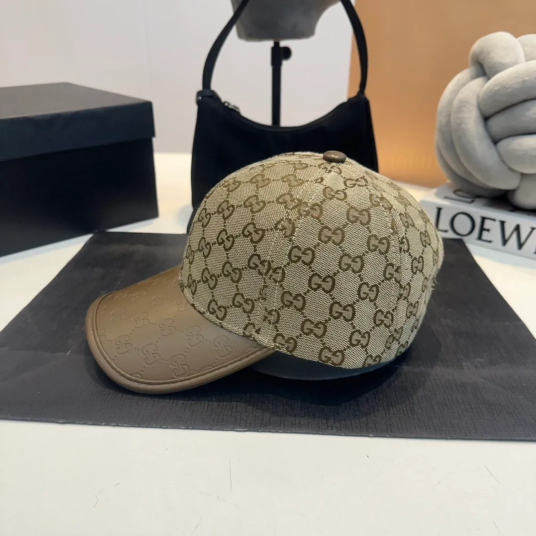 P60 GUCCI Gucci Baseball Cap👒Official website new product Gucci🧢original quality is very popular. The craftsmanship is very exquisite, high-end and classy! Low-key luxury, easy to carry! Running volume