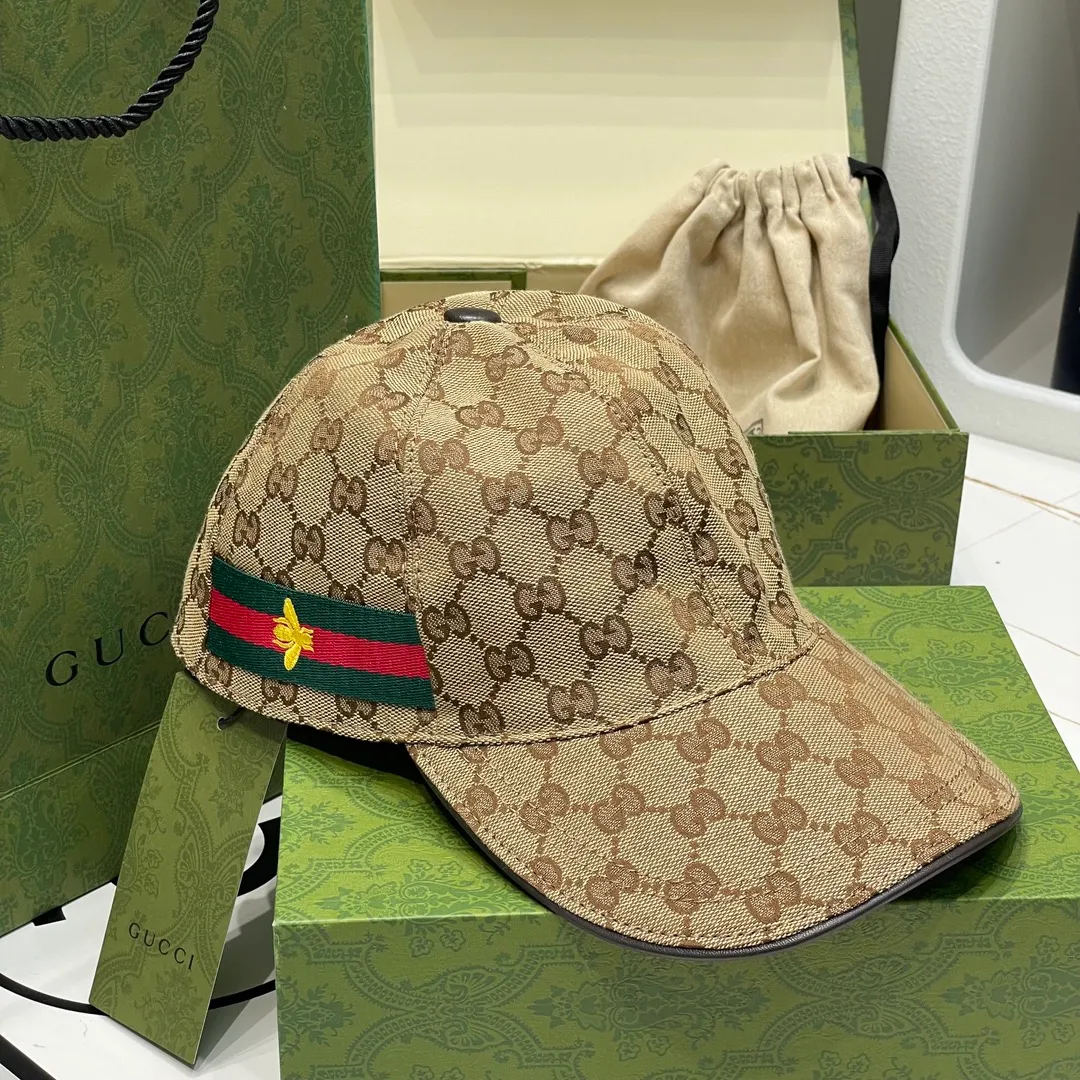 Special batch of 90 Gucci (Gucci) classic original baseball caps😍😍Customized at the counter with 1:1 mold opening, the highest version, original canvas fabric + first-layer cowhide, pure cotton lining, light and breathable! Photographed in real life, it is suitable for men and women in all seasons. The basic head circumference is 56cm and can be adjusted with patches.