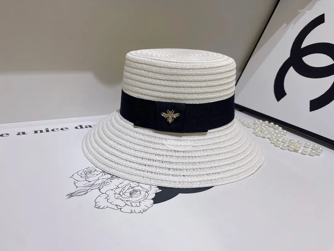 Inquiry with pictures, Gucci bee 🐝 fine linen bucket hat