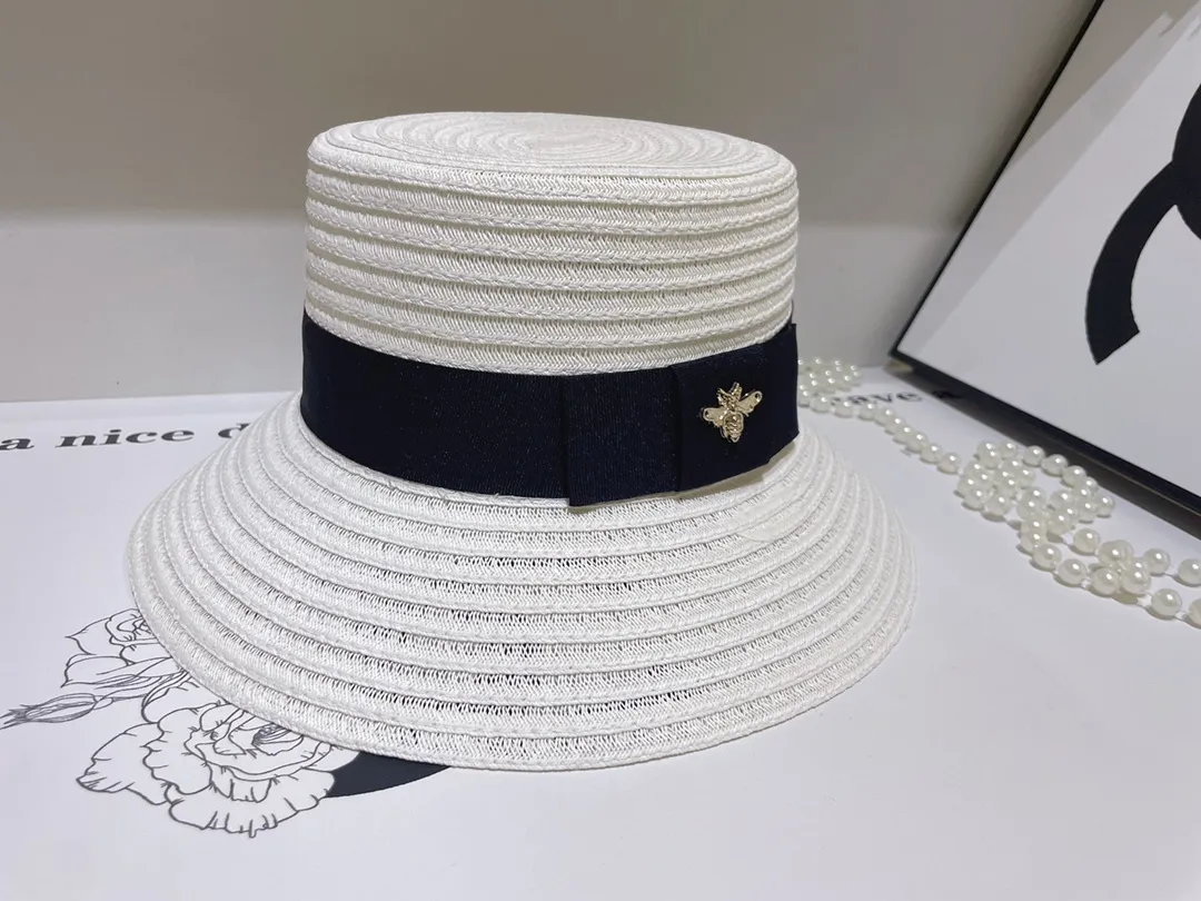 Inquiry with pictures, Gucci bee 🐝 fine linen bucket hat