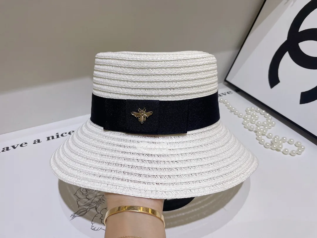 Inquiry with pictures, Gucci bee 🐝 fine linen bucket hat