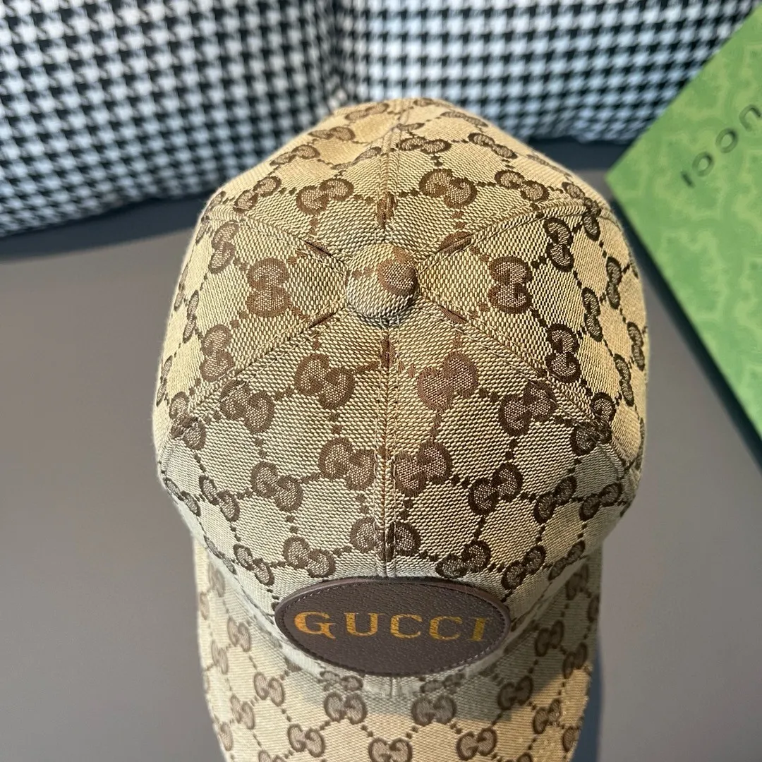 P 90 Gucci (Gucci) new original baseball cap, Gucci hot stamping, the latest model at the counter, 1:1 mold opening and customization, genuine mold opening, original canvas fabric + first layer of cowhide, original quality! The quality is great, the basic head circumference is 56cm, and the patch is adjustable.