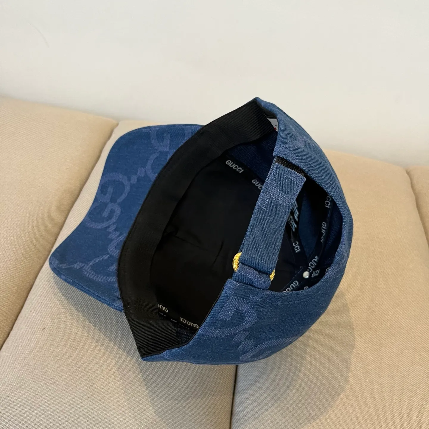 P60 Gucci Baseball Cap♥️GUCCI🧢New product from the official website, baseball cap, original quality, very popular 🔥🎩 The craftsmanship is very exquisite, high-end and classy! Low-key luxury, easy to carry! Running volume!
