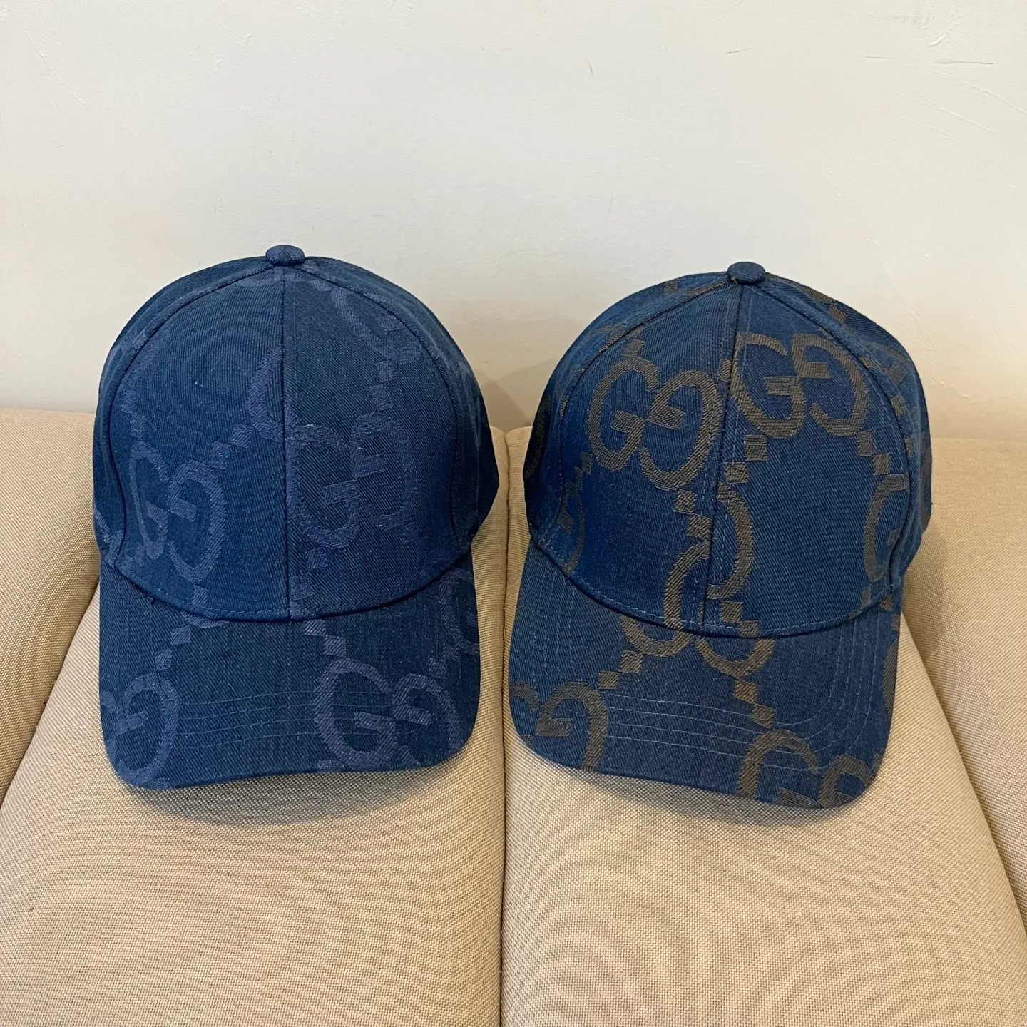P60 Gucci Baseball Cap♥️GUCCI🧢New product from the official website, baseball cap, original quality, very popular 🔥🎩 The craftsmanship is very exquisite, high-end and classy! Low-key luxury, easy to carry! Running volume!