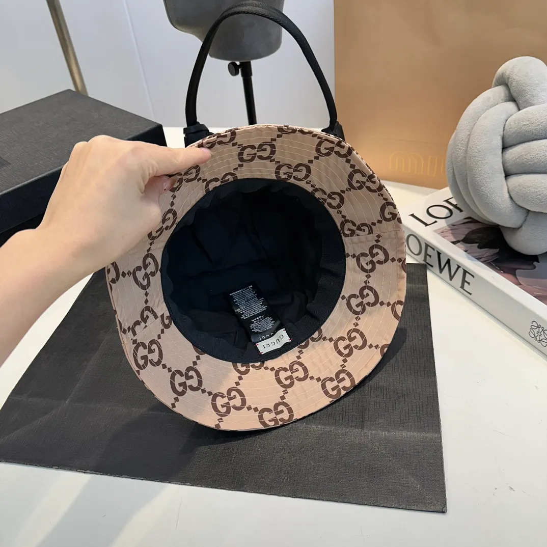 P50 GUCCI bucket hat, a new product from the official website, the original quality of the fisherman hat is very popular 🔥🎩 The craftsmanship is very exquisite, high-end and classy! Low-key luxury, easy to carry! Running volume!