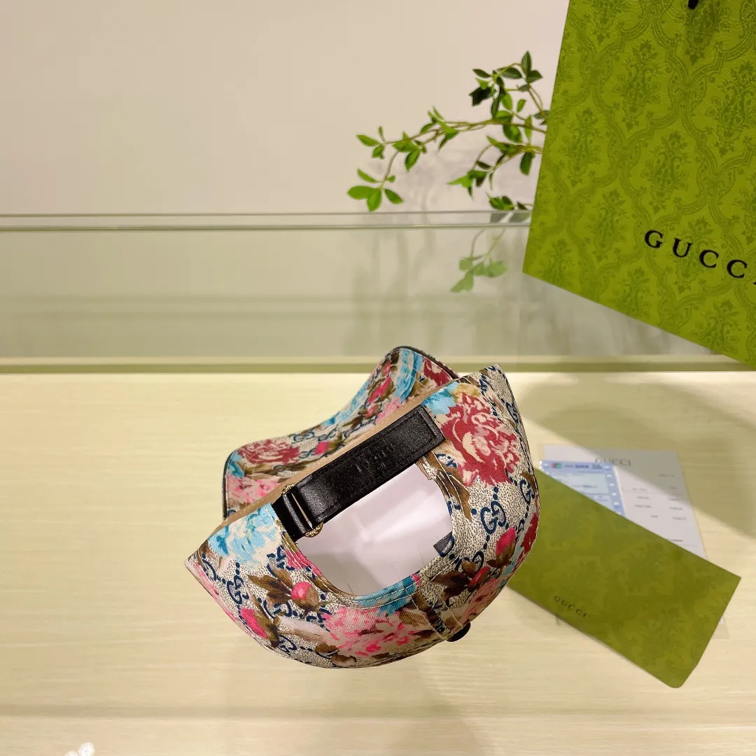 P60💰GUCCI Baseball Cap, new product from the official website, baseball cap, original quality, very popular 🔥🎩 The craftsmanship is very exquisite, high-end and classy! Low-key luxury, easy to carry! Running volume!