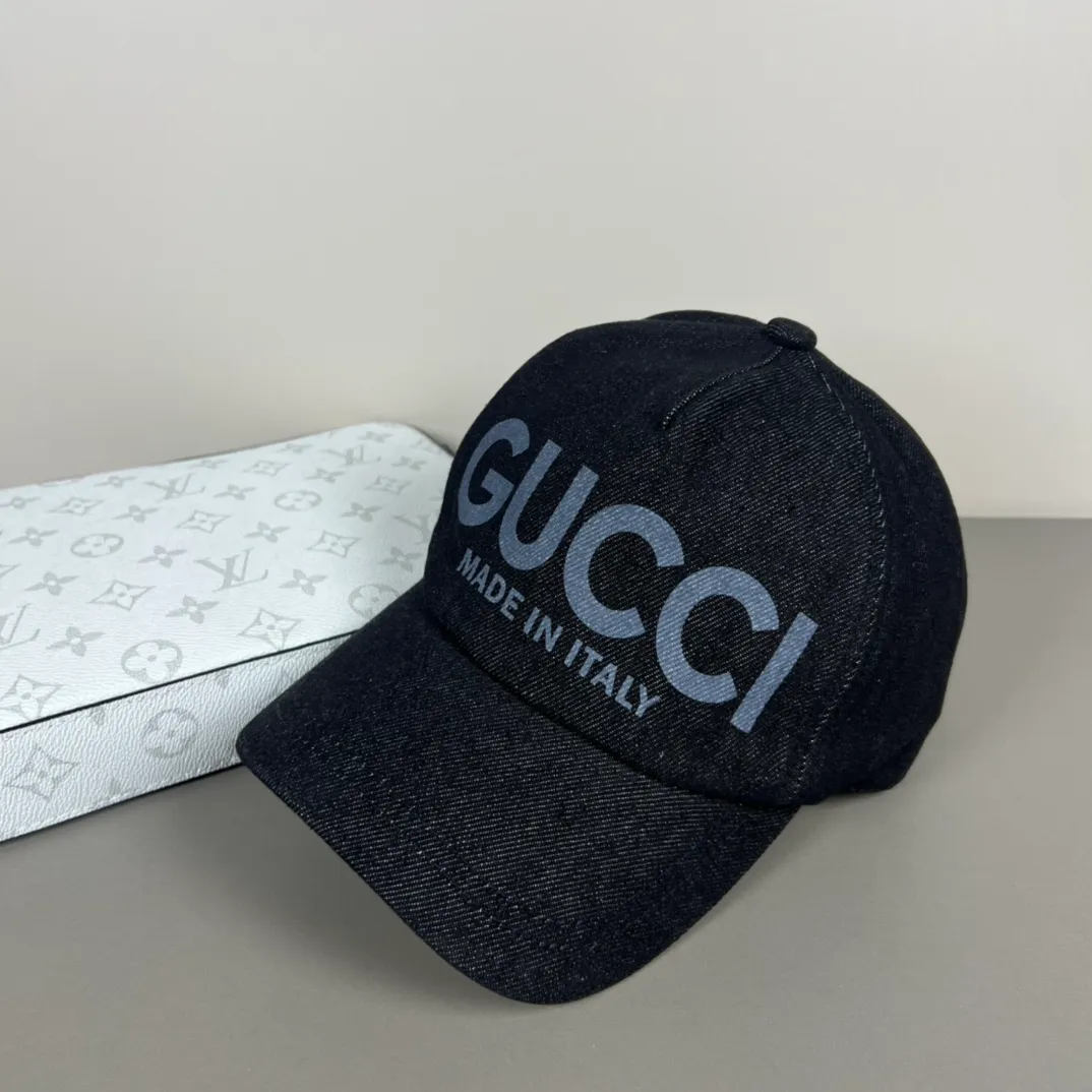 P60💰Gucci Baseball Cap♥️GUCCI🧢Official new product, baseball cap, original quality, hot arrival 🔥🎩 The craftsmanship is very exquisite, high-end and classy! Low-key luxury, easy to carry! Running volume!