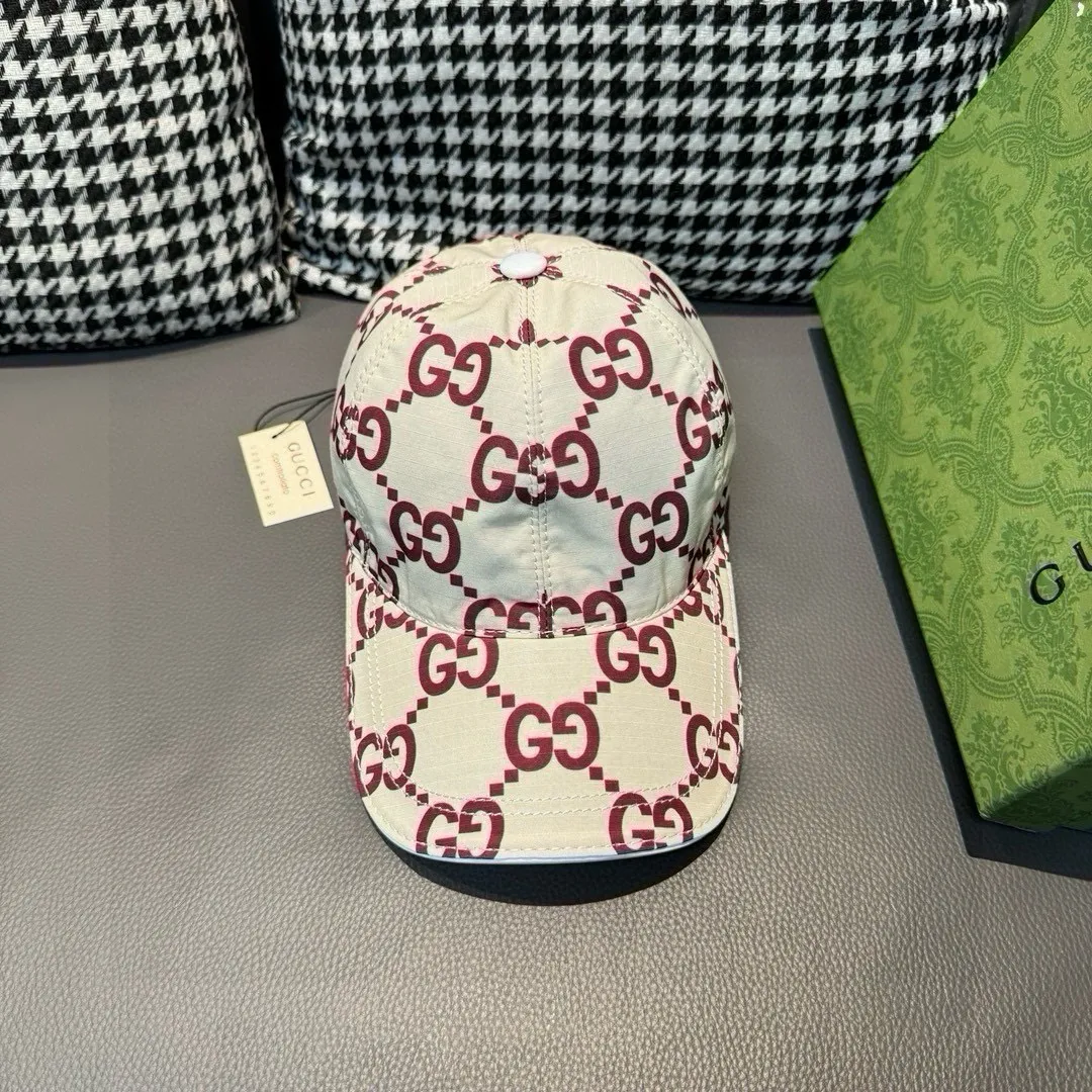 Batch 90, new model shipped from the official website, with packaging bag, Gucci's latest original baseball cap, large double G, 1:1 mold customization at the counter, perfect pattern, original canvas fabric + first-layer cowhide, light and breathable! The basic head circumference is 56cm, and the patch is adjustable.