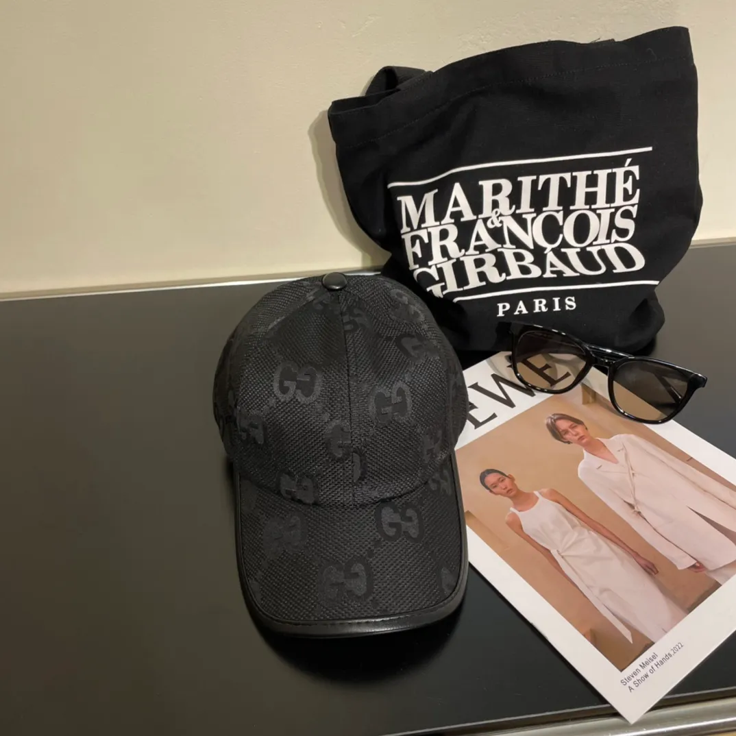 P60 Gucci new original baseball cap 🧢Exquisite and pure, stylish and stylish, cool and fashionable, out of stock at the counter, popular, great quality