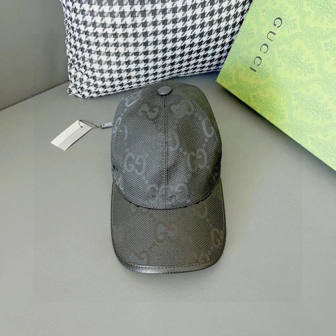 Batch 90, Gucci's new original baseball cap, large double G, 1:1 mold customization at the counter, perfect pattern, original canvas fabric + first-layer cowhide, light and breathable! The basic head circumference is 56cm, and the patch is adjustable.