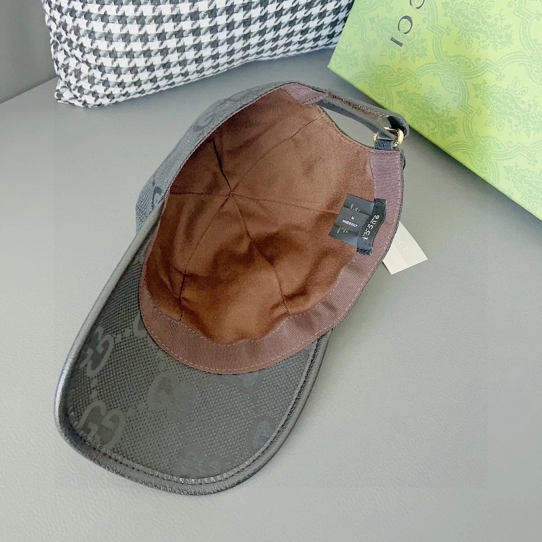 Batch 90, Gucci's new original baseball cap, large double G, 1:1 mold customization at the counter, perfect pattern, original canvas fabric + first-layer cowhide, light and breathable! The basic head circumference is 56cm, and the patch is adjustable.