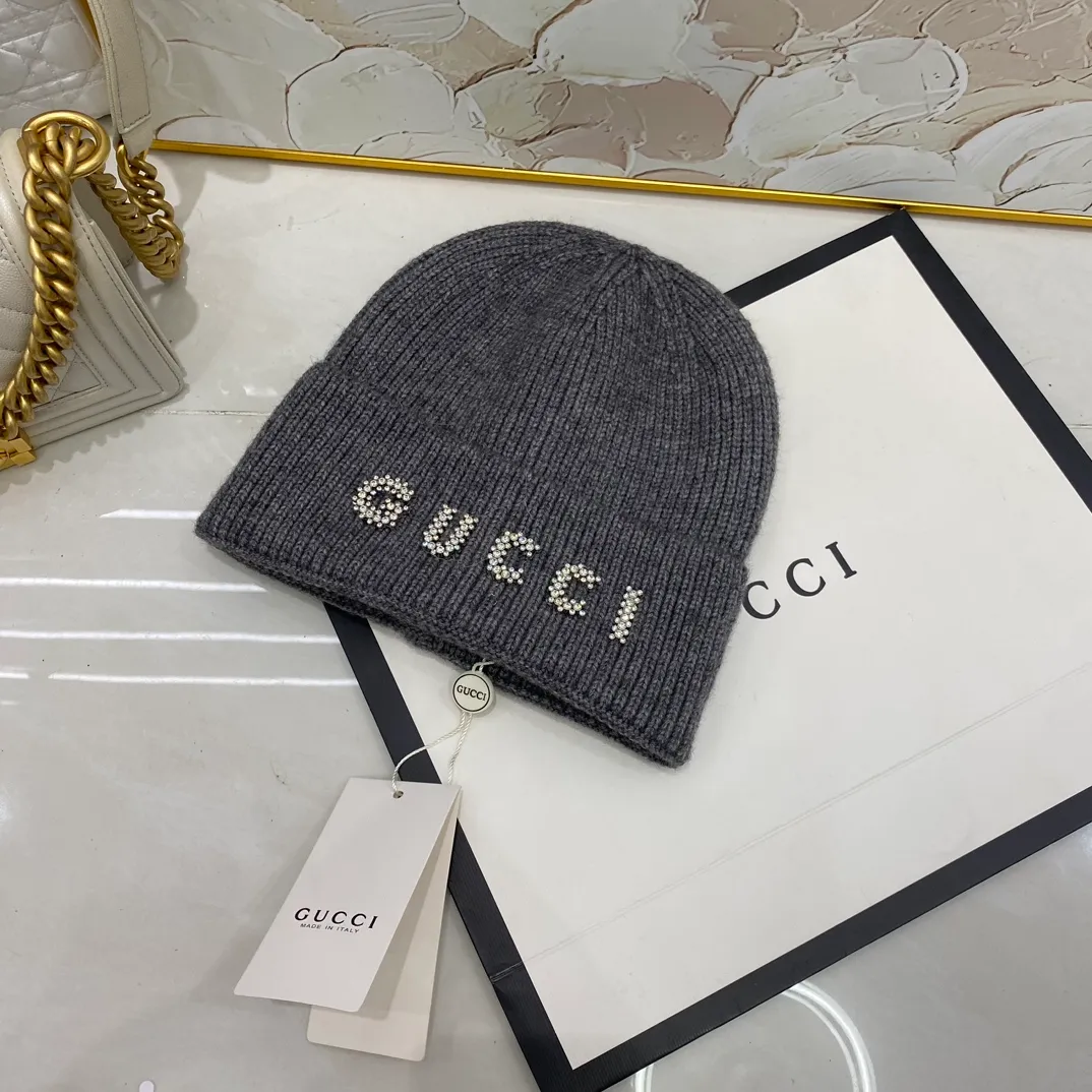 Cabbage price Gucci Gucci rhinestone logo cashmere knitted hat