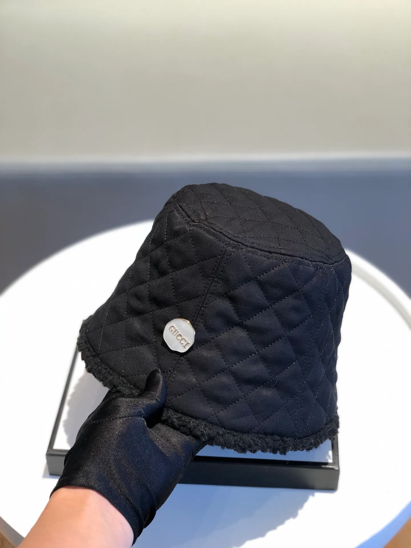 Special batch 🉐160💰 GUCCI’s new cotton-wool one-piece lambswool thickened fisherman’s hat, lambswool texture is super good, handmade leather label, minimalist and versatile series