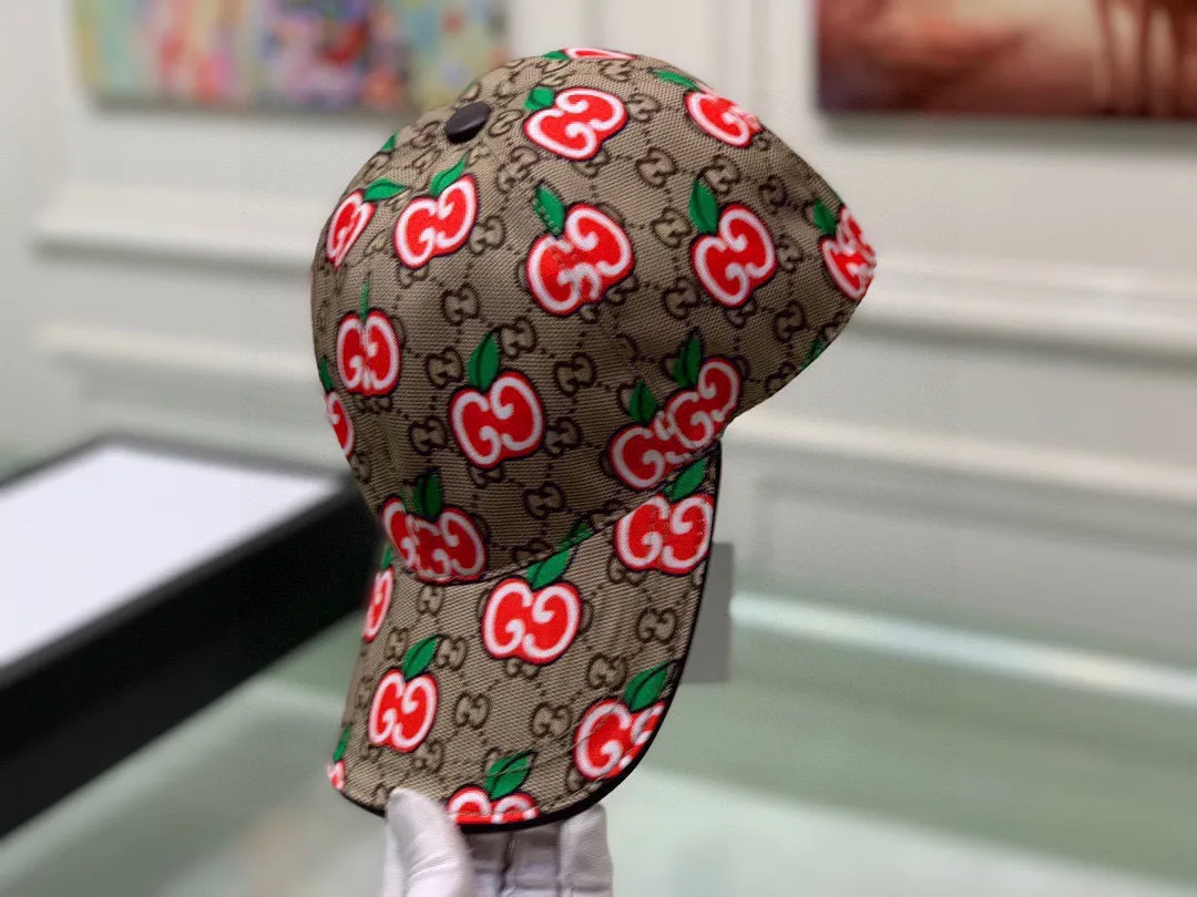 Batch 90, Gucci’s latest original baseball cap😍😍Customized at 1:1 mold at the counter, the highest version, original canvas fabric + first-layer cowhide, light and breathable! Photographed in real life, suitable for men and women in all seasons, basic head circumference 56cm, adjustable patches.