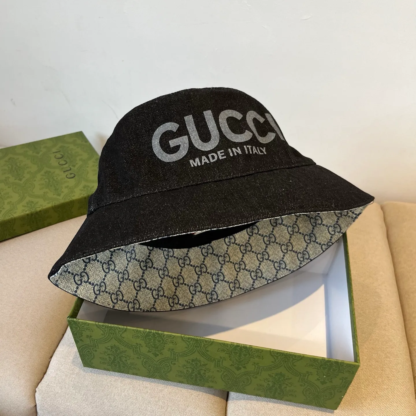 P70 Gucci Baseball Cap♥️GUCCI🧢New product from the official website, fisherman hat, original quality, very popular 🔥🎩 The craftsmanship is very exquisite, high-end and classy! Low-key luxury, easy to carry! Running volume!