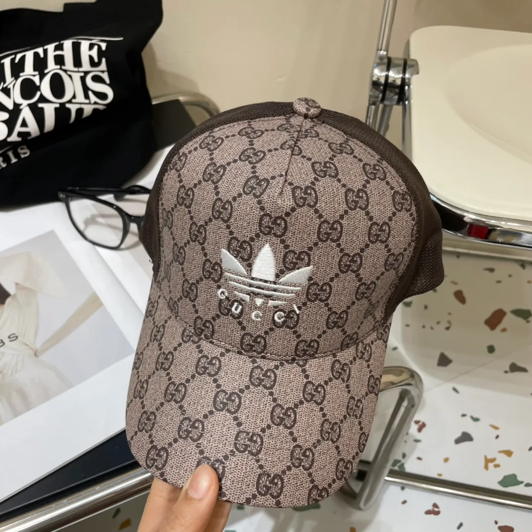P50💰Gucci Baseball Cap♥️GUCCI Baseball Cap🧢New product from the official website, baseball cap, original quality, hot arrival 🔥🎩 The craftsmanship is very exquisite, high-end and classy! Low-key luxury, easy to carry! Running volume!