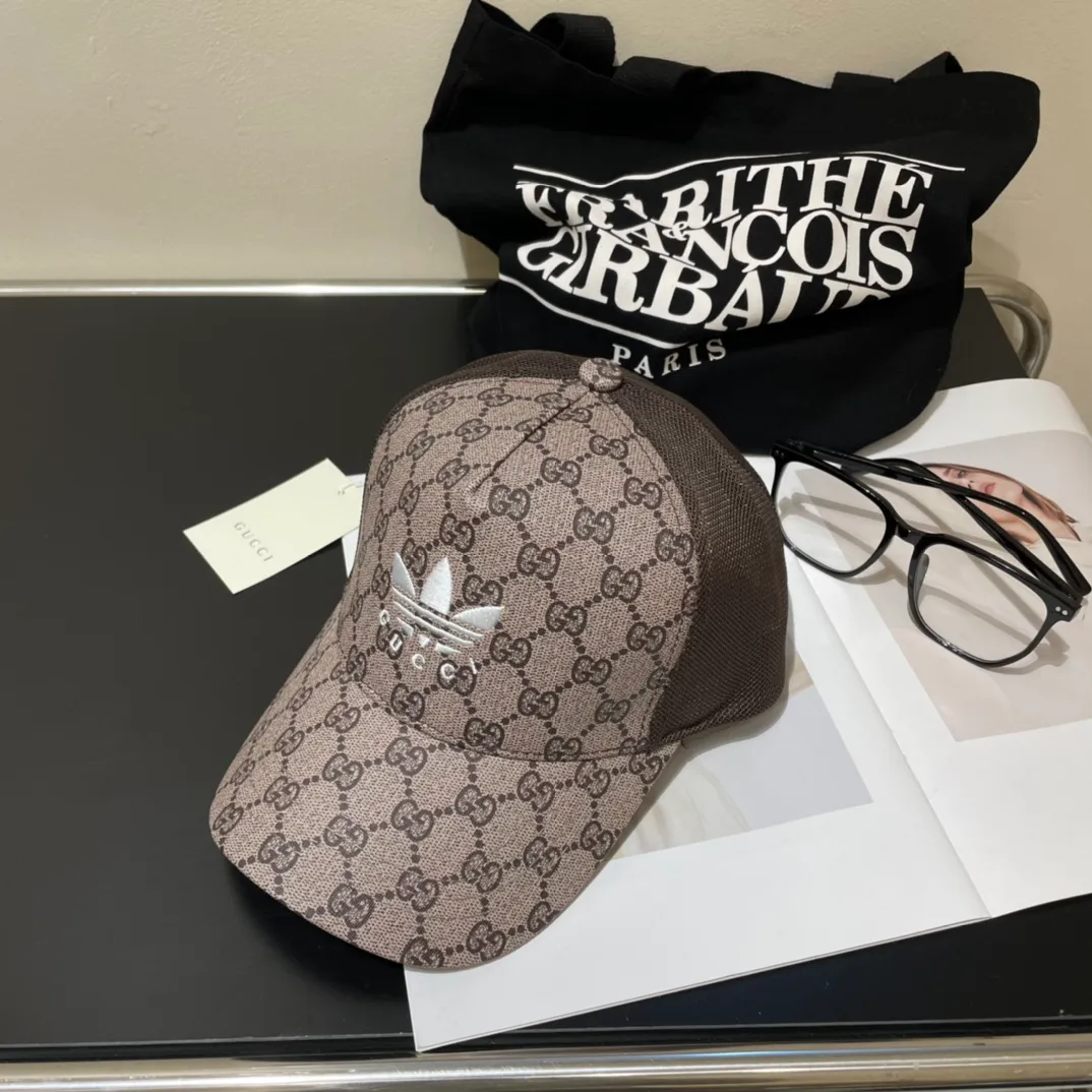 P50💰Gucci Baseball Cap♥️GUCCI Baseball Cap🧢New product from the official website, baseball cap, original quality, hot arrival 🔥🎩 The craftsmanship is very exquisite, high-end and classy! Low-key luxury, easy to carry! Running volume!