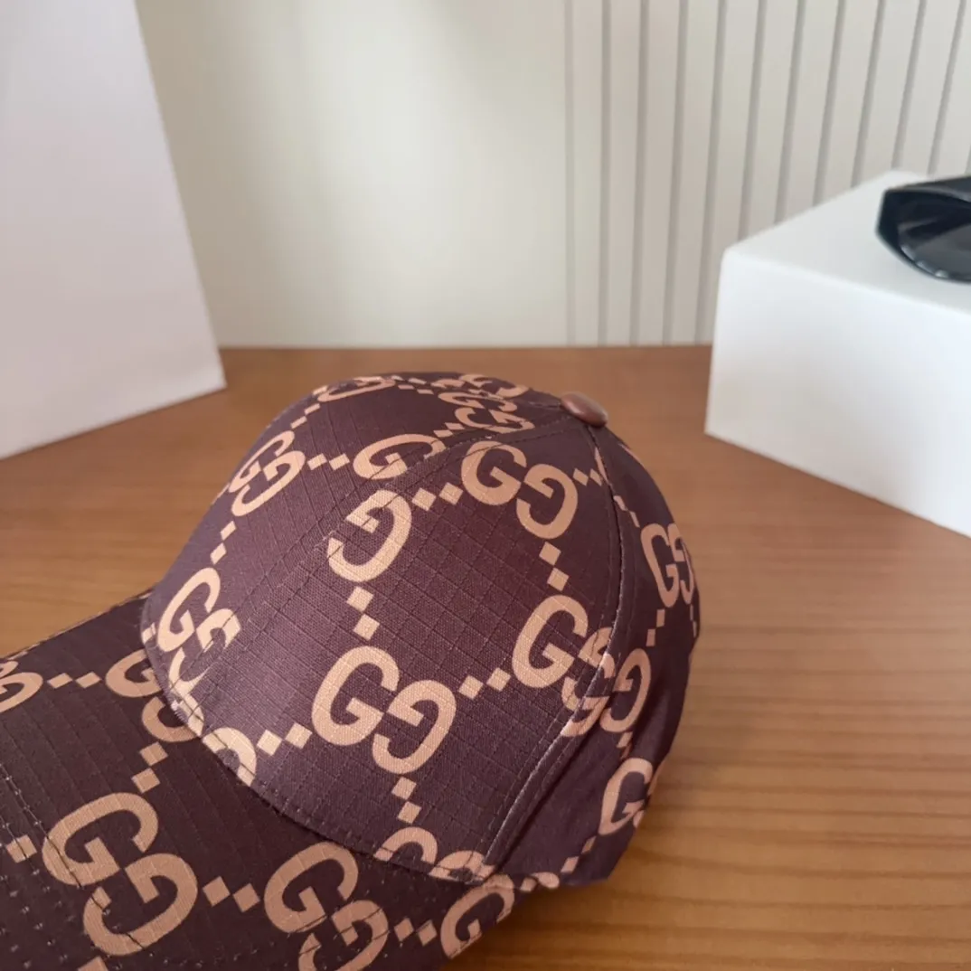 💰60 GUCCI Baseball Cap👒 The craftsmanship is very exquisite, high-end and classy! Low-key luxury, easy to carry!