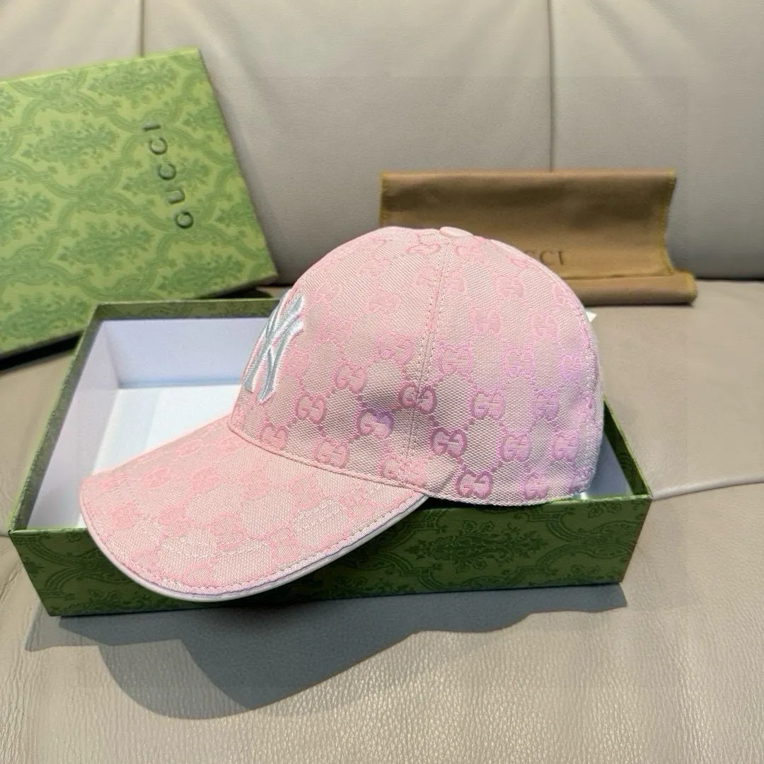P90 hot-selling full-color NY&Gucci (Gucci) cooperation baseball cap, the latest model at the counter, NY embroidery, 1:1 mold customization, original breathable sail fabric + first-layer cowhide, perfect details, original quality, exclusive physical shooting, suitable for men and women.  , four colors are in stock at the counter!