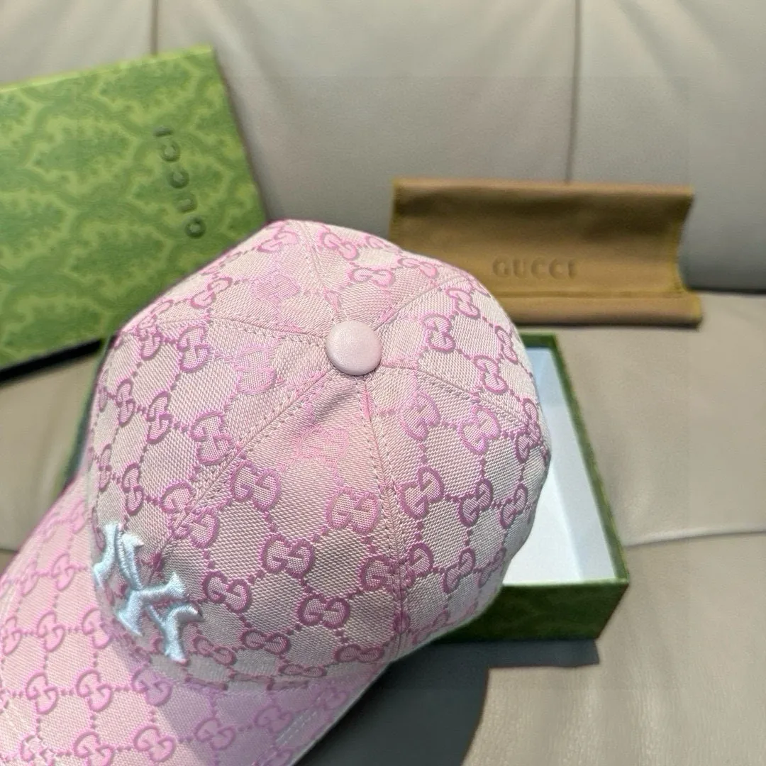 P90 hot-selling full-color NY&Gucci (Gucci) cooperation baseball cap, the latest model at the counter, NY embroidery, 1:1 mold customization, original breathable sail fabric + first-layer cowhide, perfect details, original quality, exclusive physical shooting, suitable for men and women.  , four colors are in stock at the counter!