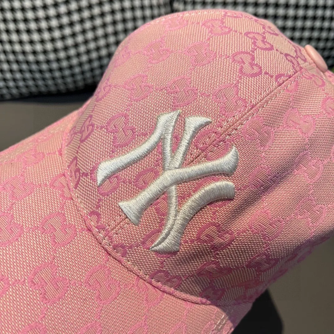 🉐️100 hot-selling full-color NY&Gucci (Gucci) cooperation baseball caps, the latest model at the counter, NY embroidery, 1:1 mold customization, original breathable sail fabric + first-layer cowhide, perfect details, original quality, exclusive physical shooting, suitable for men and women.       , four colors are in stock at the counter!