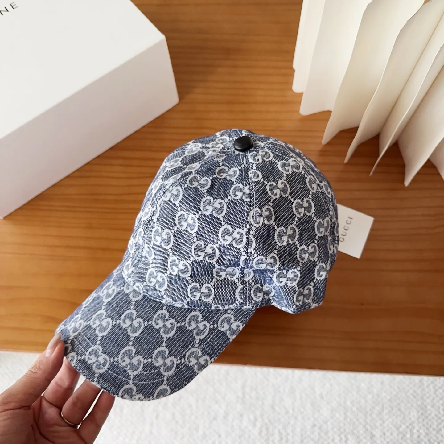 💰60 GUCCI simple baseball cap, very trendy! Casual and sports style, classic production, super easy to match!